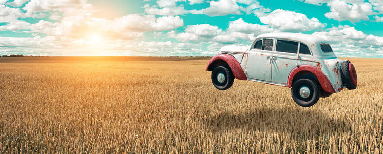 太阳如诗如画飞行汽车飞向天空.