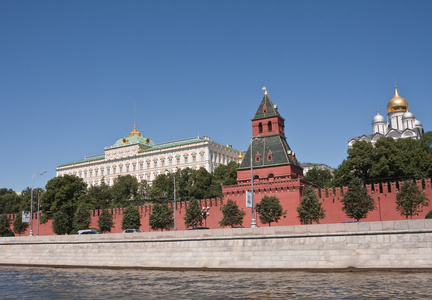 莫斯科克里姆林宫要塞与大教堂和宫殿附近的河流