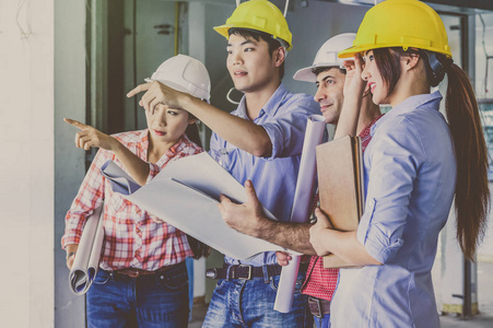 蓝图专业工程师团队的照片