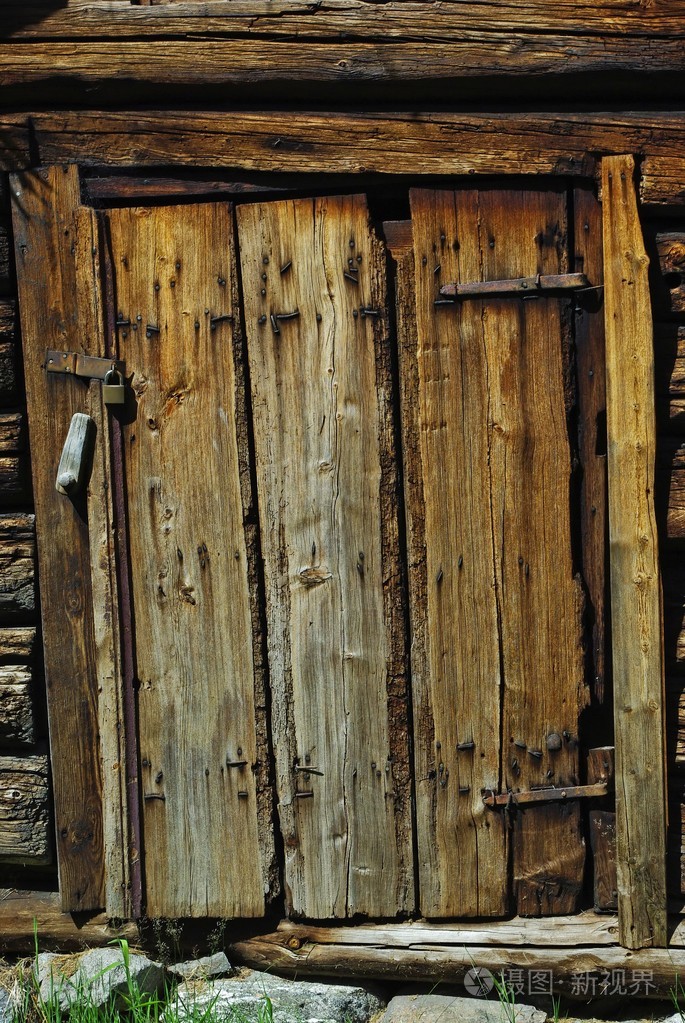 古木门的特写