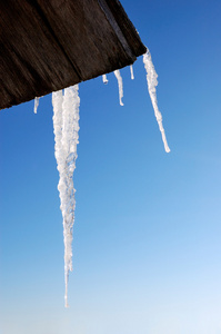 冰柱 icicle的名词复数  树挂 银笋