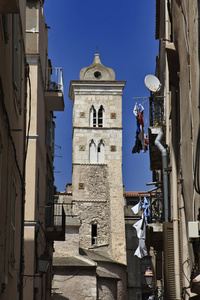 法国科西嘉博尼法西奥大厦和大教堂的钟声