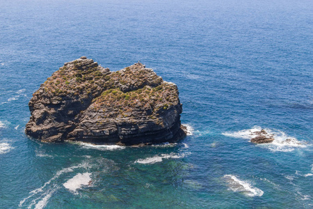 悬崖 海洋和葡萄牙语中的波