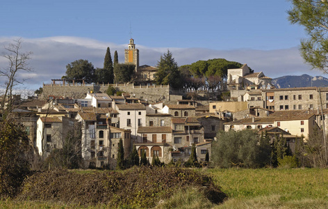 贝萨卢中世纪村庄在卡罗萨，转帐的另一种观点