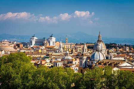 罗马，意大利的天际线。罗马建筑的全景视图和