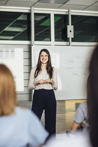 女人的教育家制作演示文稿图片