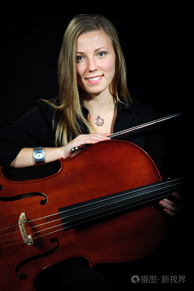 年轻的大提琴手的肖像