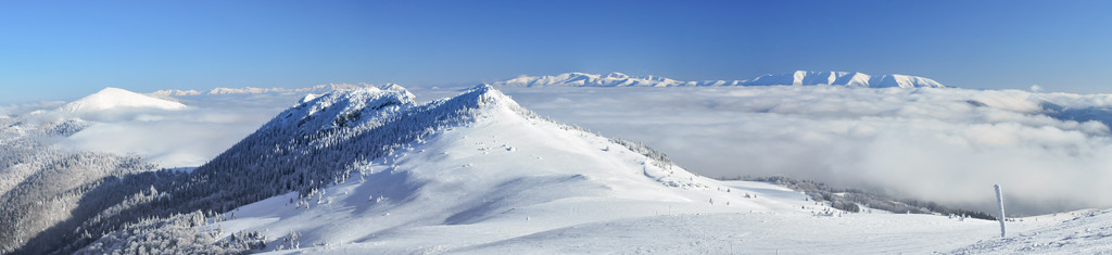 冬季的山峰