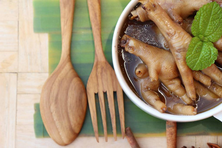 脚鸡炖是好吃，中国食物