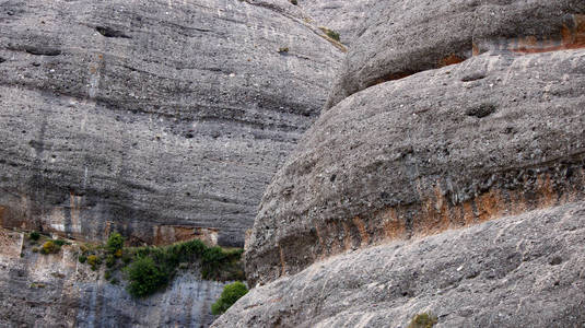 巨大的风化的岩石