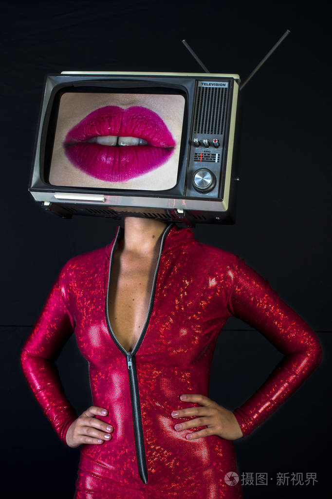 电视头女人的嘴唇