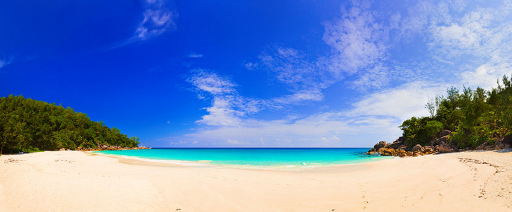 塞舌尔群岛海岸全景图