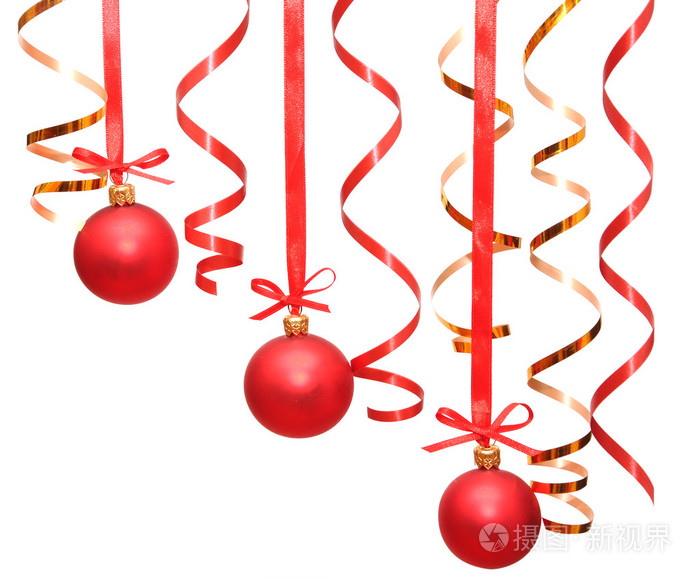 圣诞球挂在用丝带