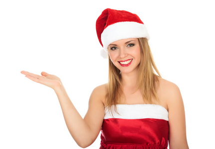 戴着红色圣诞帽的漂亮女孩举起一只手掌。