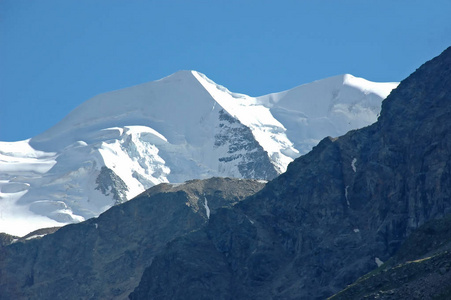 山峰的峰伯尔尼南部瑞士阿尔卑斯山