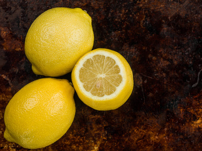 新鲜成熟多汁柑桔柠檬图片