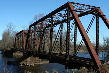 旧铁路桥