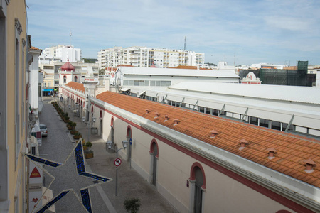 在 Loule 旧镇在葡萄牙 markethall