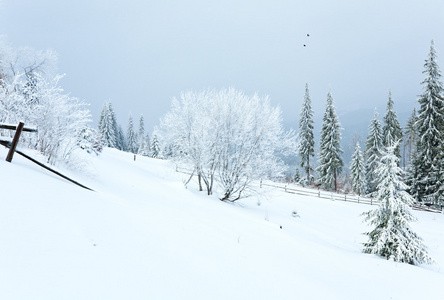 冬季乡村山岳景观