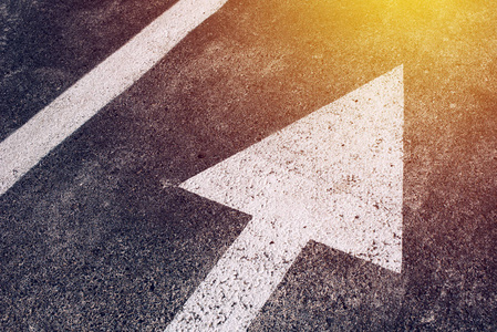 朝着正确的方向发展照片