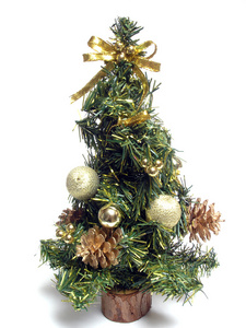 带锥和礼物的圣诞毛皮树图片