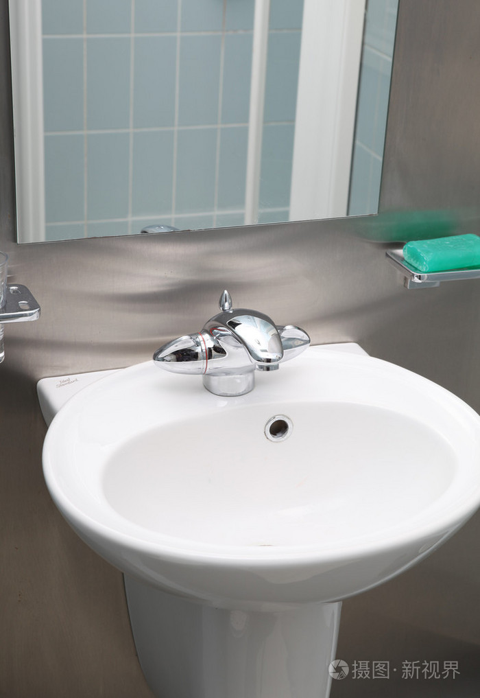 浴室水槽不锈钢