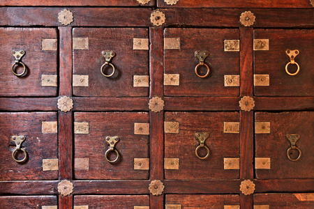 旧木抽屉拉旧的木制老式抽屉照片