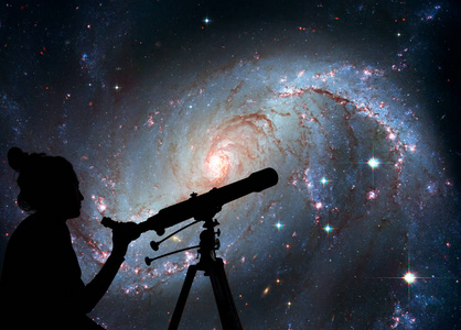 用望远镜看星星的女孩。恒星托儿所 Ngc 1672