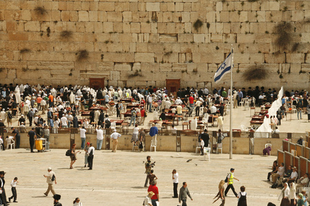 以色列耶路撒冷逾越节期间的西墙