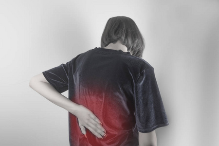 女人患背痛 脊髓损伤 肌肉问题问题
