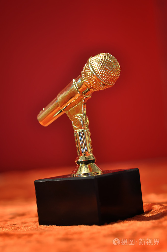 金色麦克风