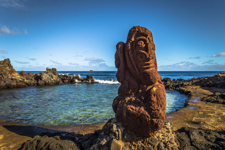 Hanga Roa 复活节岛2017 年 7 月 12 日 海岸的附近安加罗阿岛