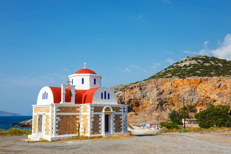 美丽的小教堂附近 Pacheia 弹药上希腊克里特岛海岸