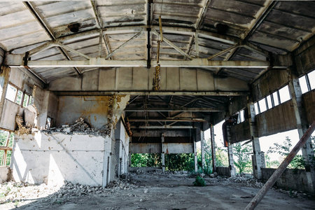 废弃的工厂 废弃的仓库