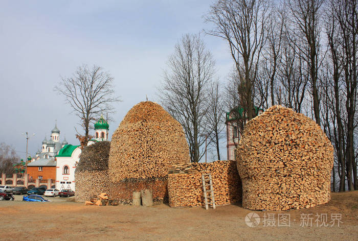 在乌克兰的木柴堆栈