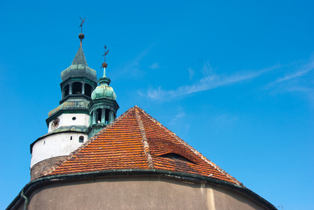 在欧洲教堂的屋顶图片