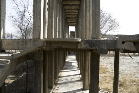 废弃建筑物