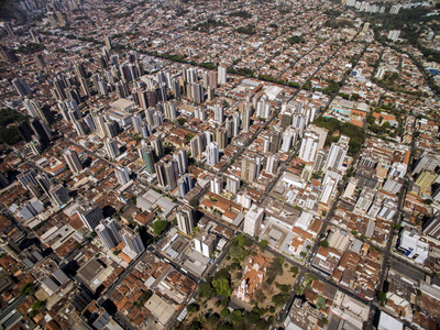 在圣保罗，巴西空中视图里贝朗普雷图市