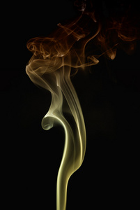 数字抽烟冒烟( smoke的第三人称单数 ) 抽烟 用烟熏制 吸(烟),抽照片