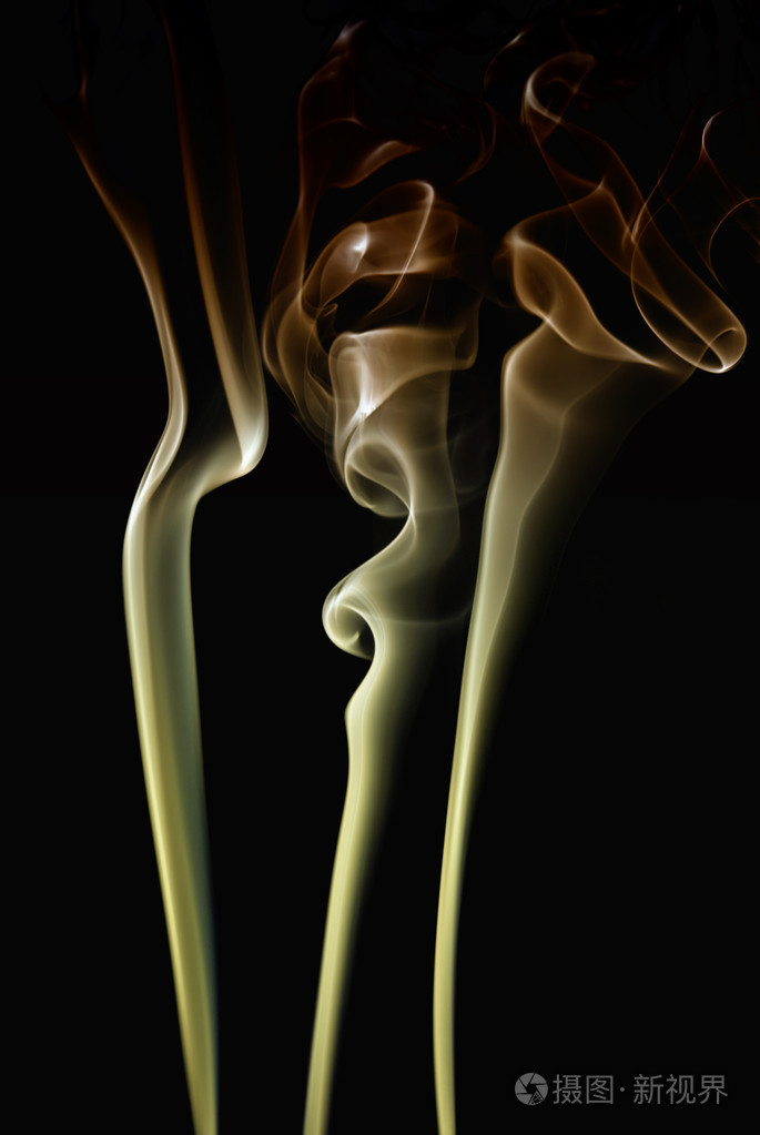 冒烟smoke的第三人称单数抽烟用烟熏制吸烟抽