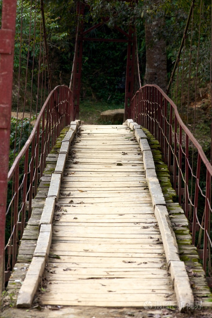 木质悬索桥