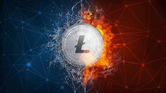 金 Litecoin 硬币硬叉火焰闪电和水溅