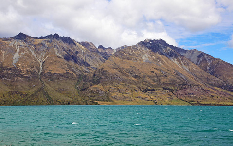 瓦卡蒂普湖上的汤姆森山脉在南阿尔卑斯瓦卡蒂普湖周围的风景, 新西兰