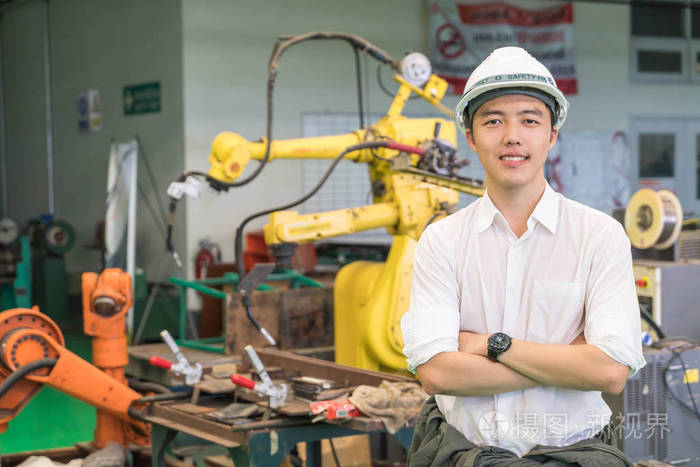 机器人的机器工作的电气工程师