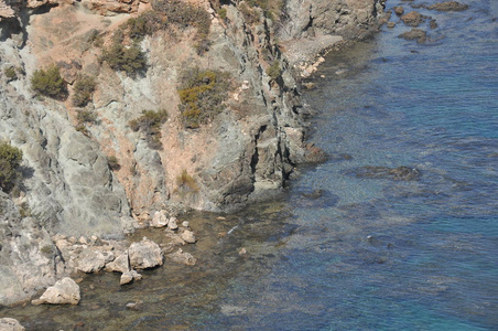 Akamas 国家公园在塞浦路斯。从高山到蓝色泻湖和清澈的湖水