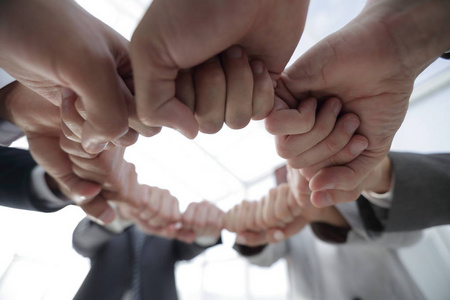 团结手拉手图片