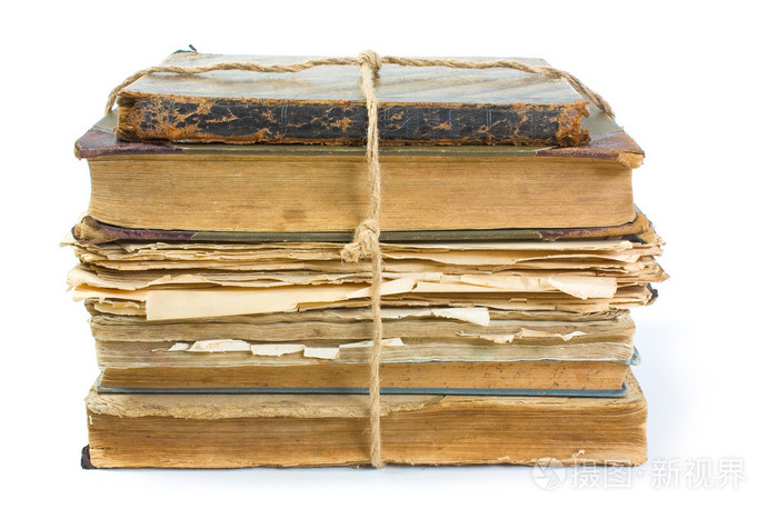 一本旧书有一张皱巴巴的纸