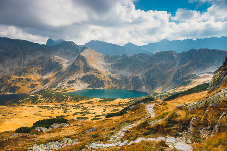 波兰 Tatra 山脉五湖流域的秋季