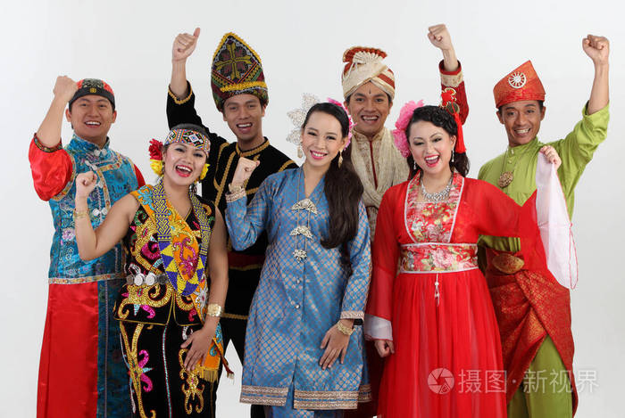 马来西亚人在传统服装摆在演播室照片 正版商用图片025m33 摄图新视界