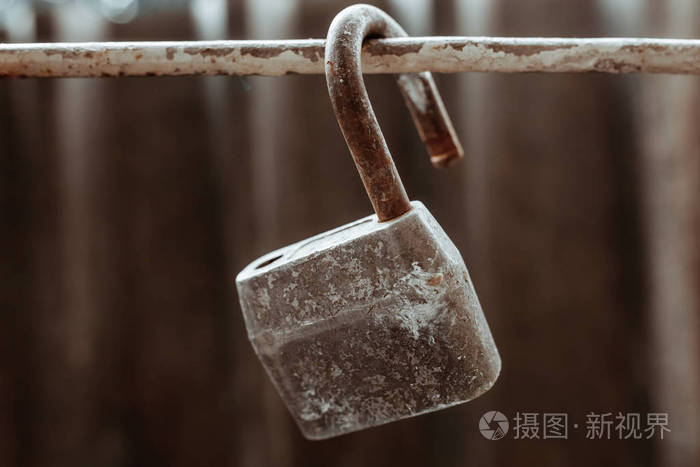 旧的 打开的锁 背景图片 适合文字或广告照片 正版商用图片025o0g 摄图新视界 旧的 打开的锁 背景图片 适合文字或广告照片 正版商用图片025o0g 摄图新视界